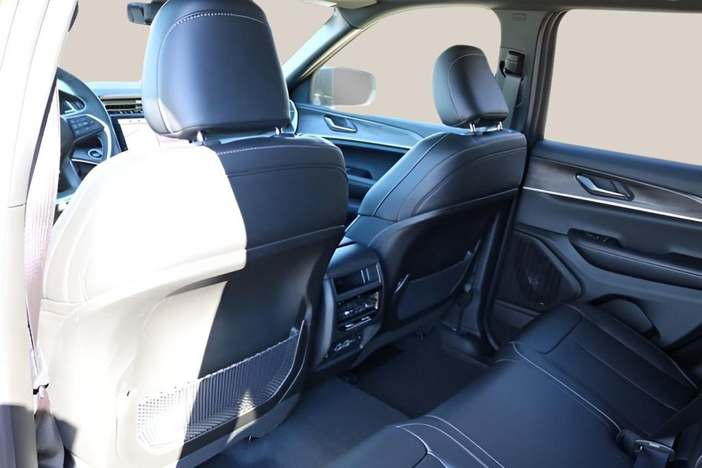 New 2025 Jeep Grand Cherokee Limited image 15