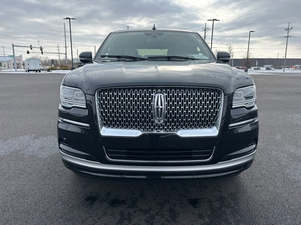 Used 2022 Lincoln Navigator Reserve image 2