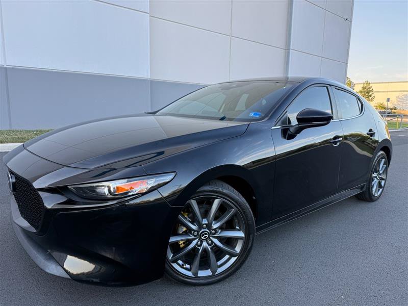 Used 2019 MAZDA MAZDA3 Hatchback FWD image 2