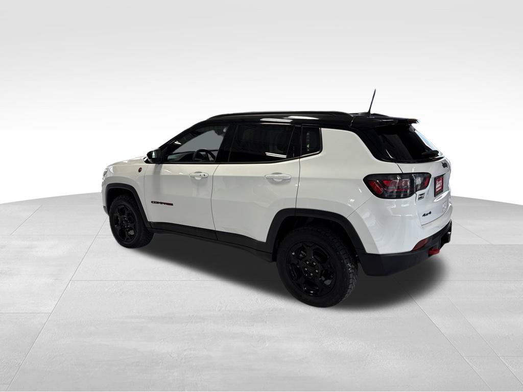 Used 2024 Jeep Compass Trailhawk w/ Trailhawk Elite Group AWD/4WD image 4