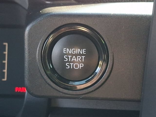 Used 2025 Toyota Tacoma SR5 AWD/4WD image 22