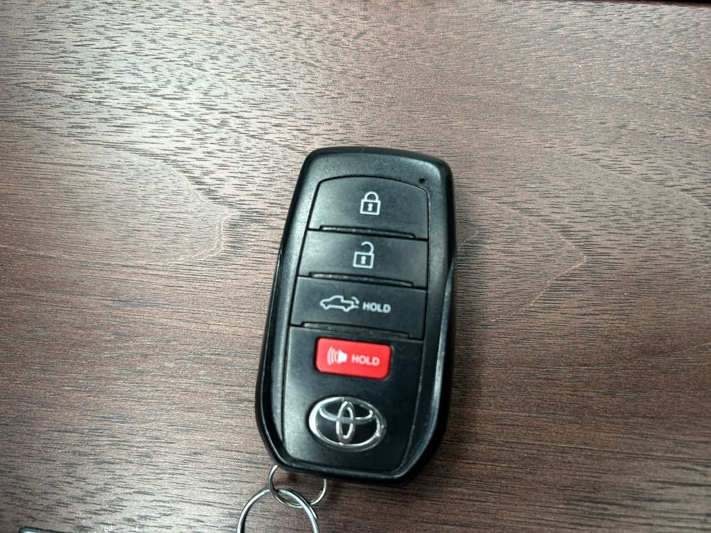 Used 2024 Toyota Tundra Capstone AWD/4WD image 31