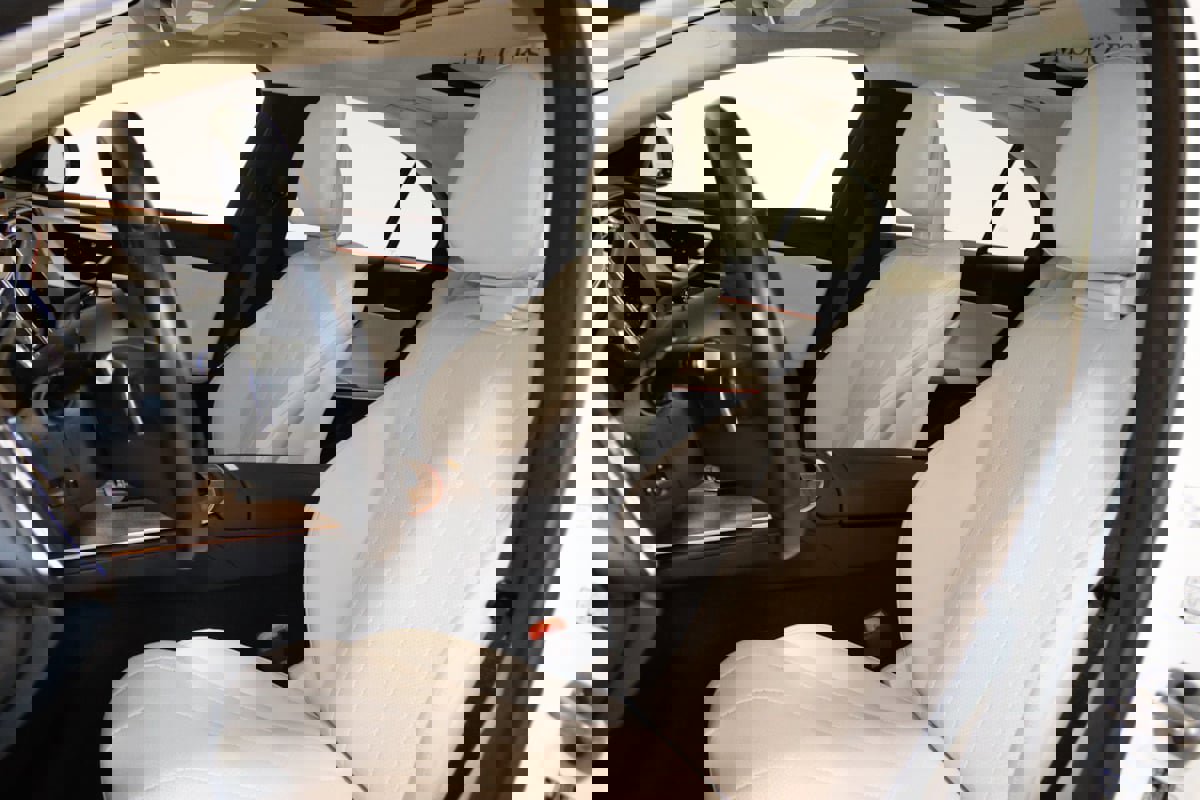 Used 2025 Mercedes-Benz E 350 4MATIC Sedan image 38