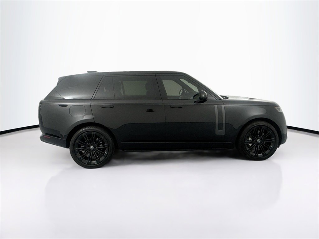 Used 2024 Land Rover Range Rover Long Wheelbase SE image 4