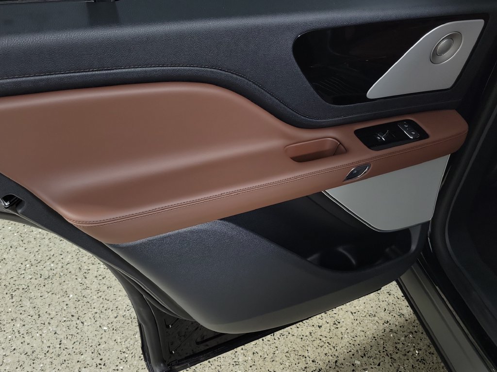 New 2026 Lincoln Aviator Reserve w/ Luxury Package RWD image 15