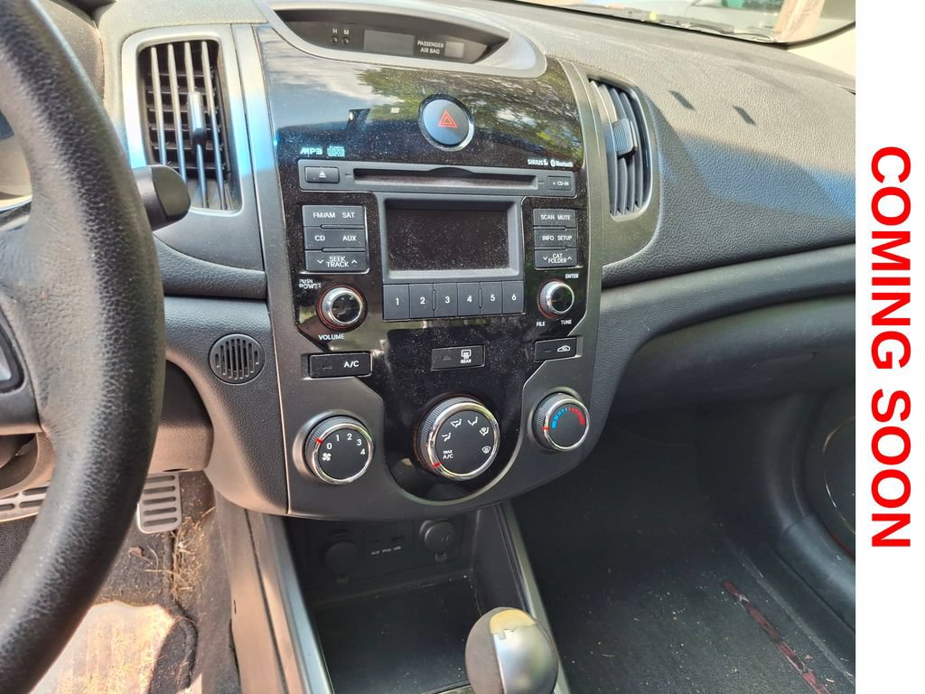 Used 2010 Kia Forte Koup SX w/ Leather Pkg FWD image 14