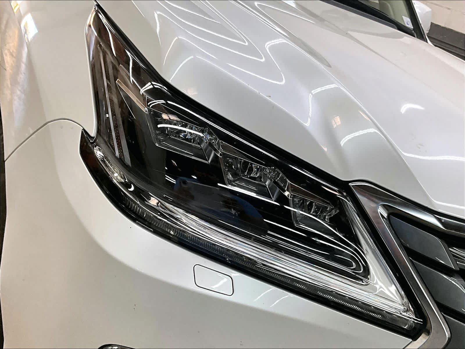 Used 2019 Lexus LX 570 4WD w/ Luxury Package image 32
