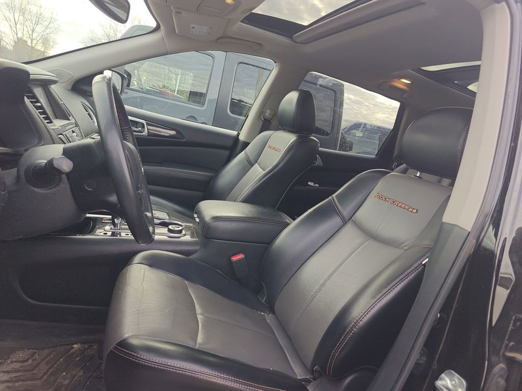 Used 2019 Nissan Pathfinder SL image 7