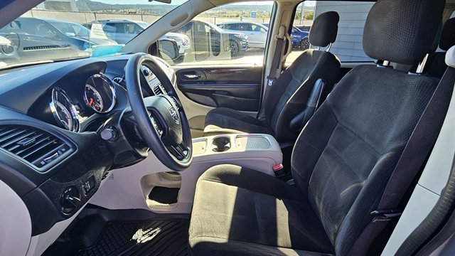 Used 2016 Dodge Grand Caravan SXT FWD image 20