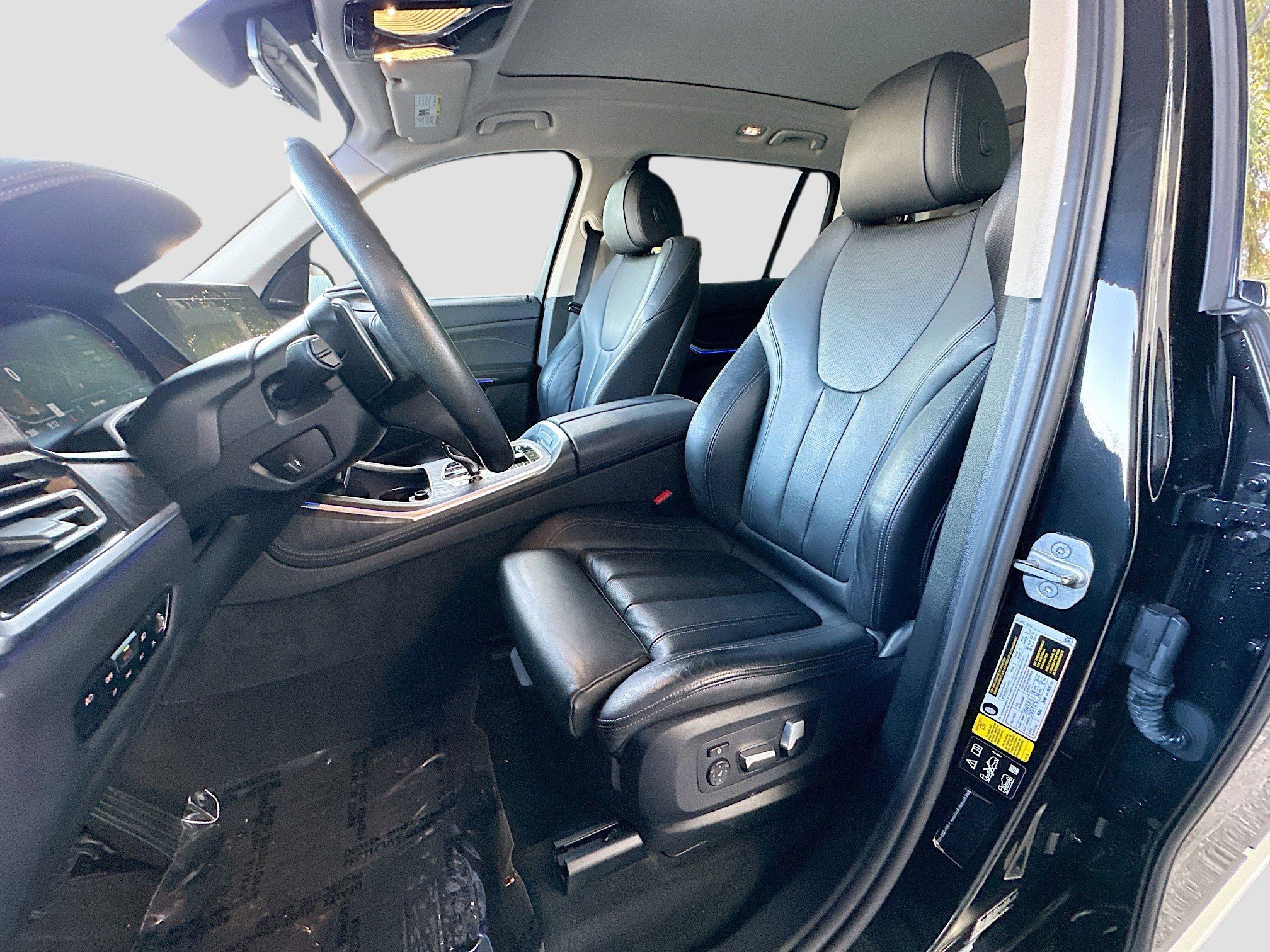 Certified 2022 BMW X7 xDrive40i w/ Premium Package image 22