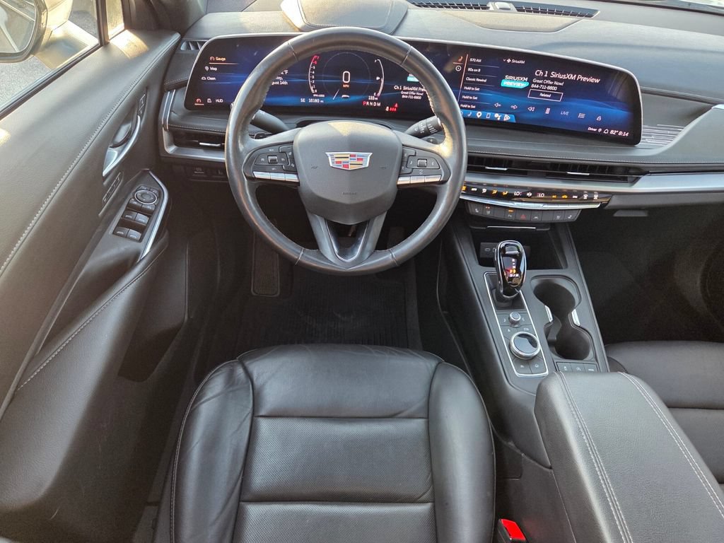 Used 2024 Cadillac XT4 Premium Luxury w/ Technology Package FWD image 9