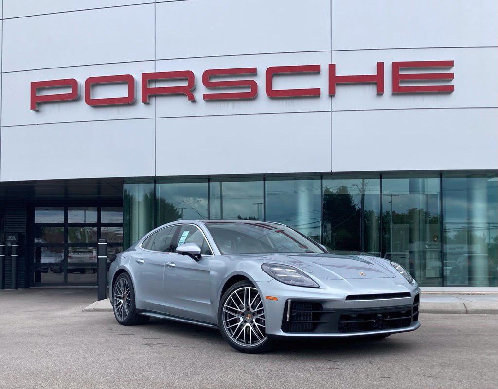 New 2025 Porsche Panamera 4 AWD/4WD image 17