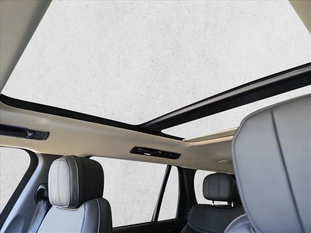New 2025 Land Rover Range Rover Long Wheelbase SE image 30