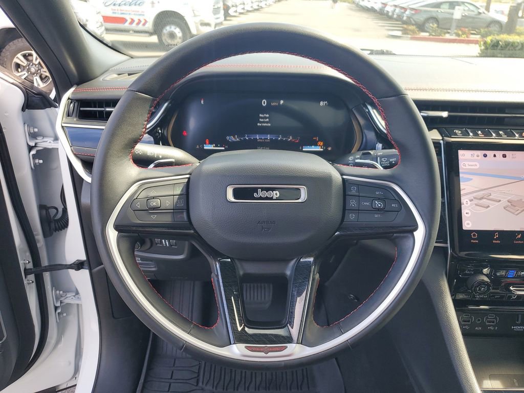 Used 2022 Jeep Grand Cherokee Trailhawk w/ Luxury Tech Group III image 24