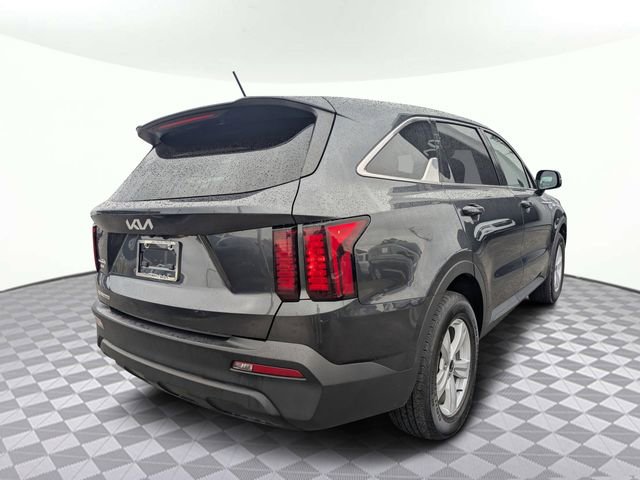 Used 2023 Kia Sorento LX image 3