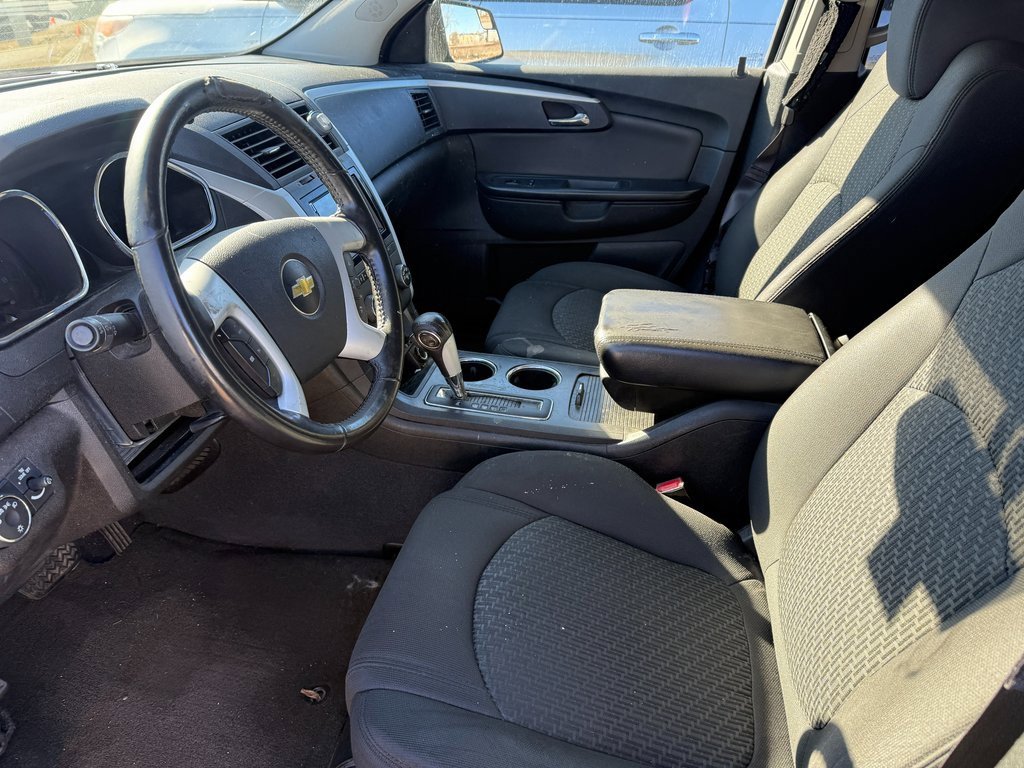 Used 2011 Chevrolet Traverse LT image 16
