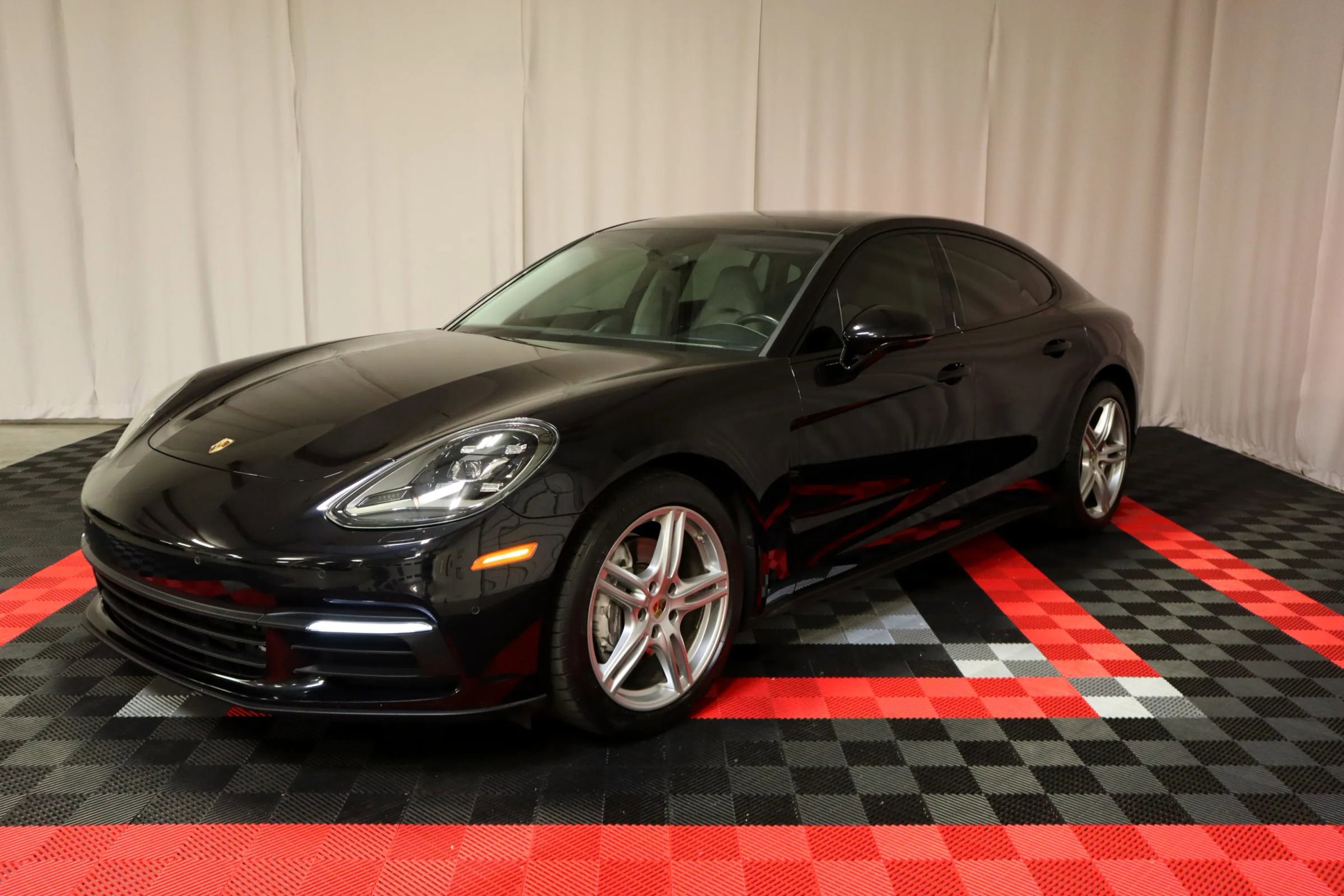 Used 2019 Porsche Panamera w/ Premium Package Plus RWD image 6