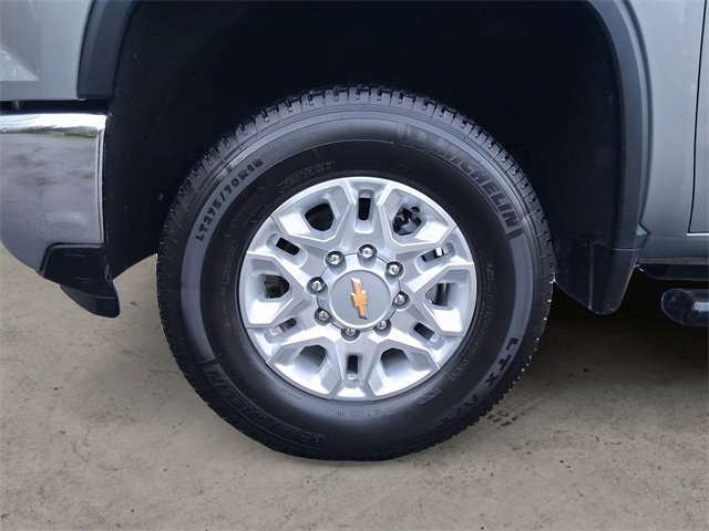 Used 2025 Chevrolet Silverado 3500 LT image 14