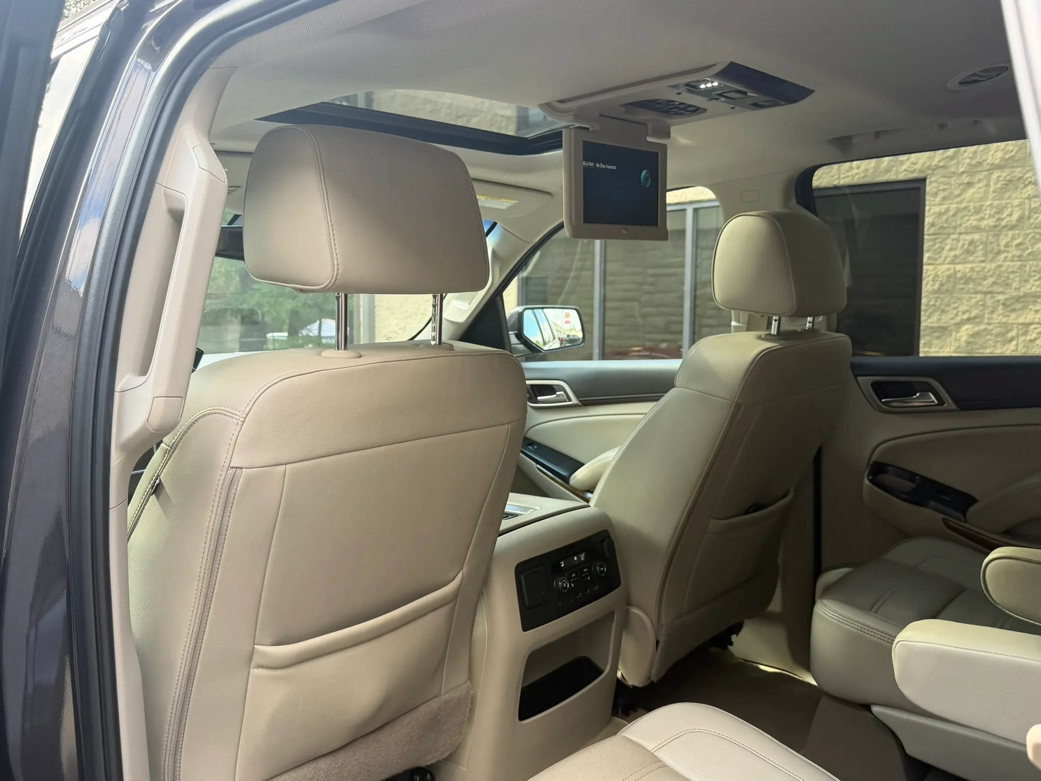 Used 2017 GMC Yukon Denali w/ Open Road Package RWD image 32