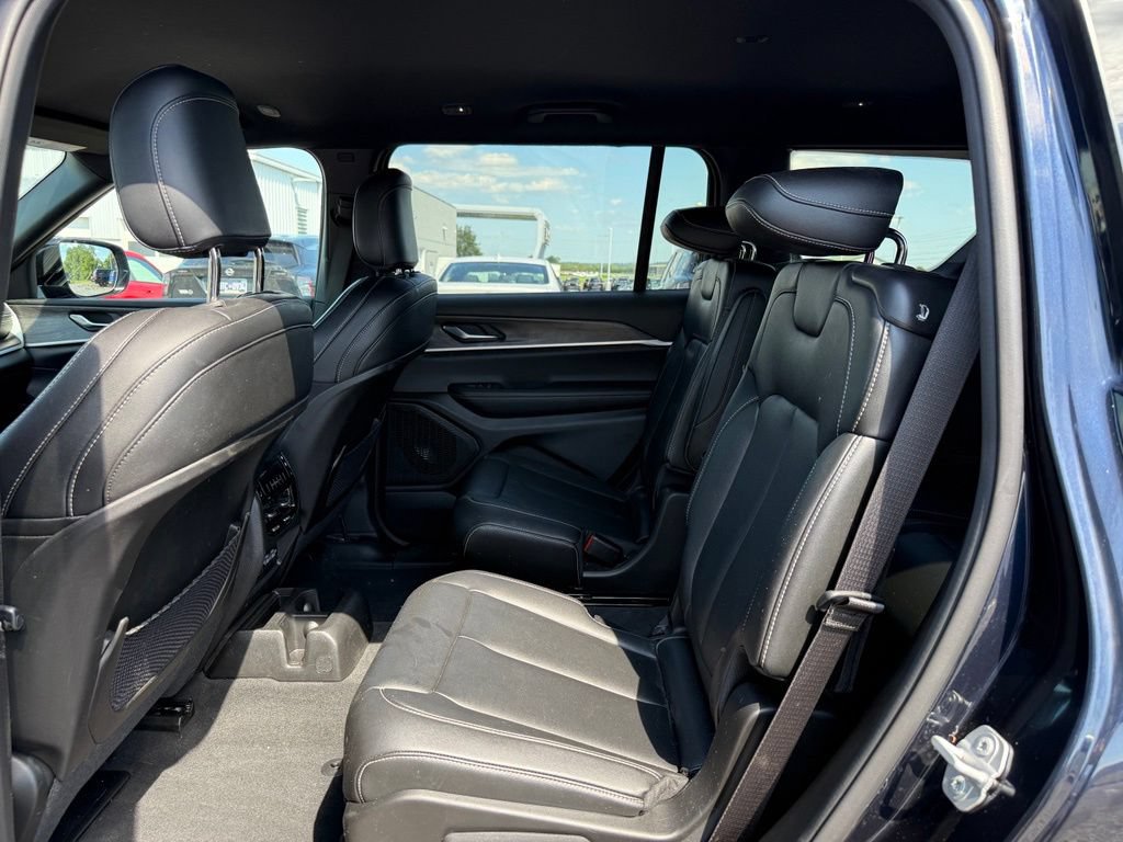 Used 2024 Jeep Grand Cherokee L Limited AWD/4WD image 7