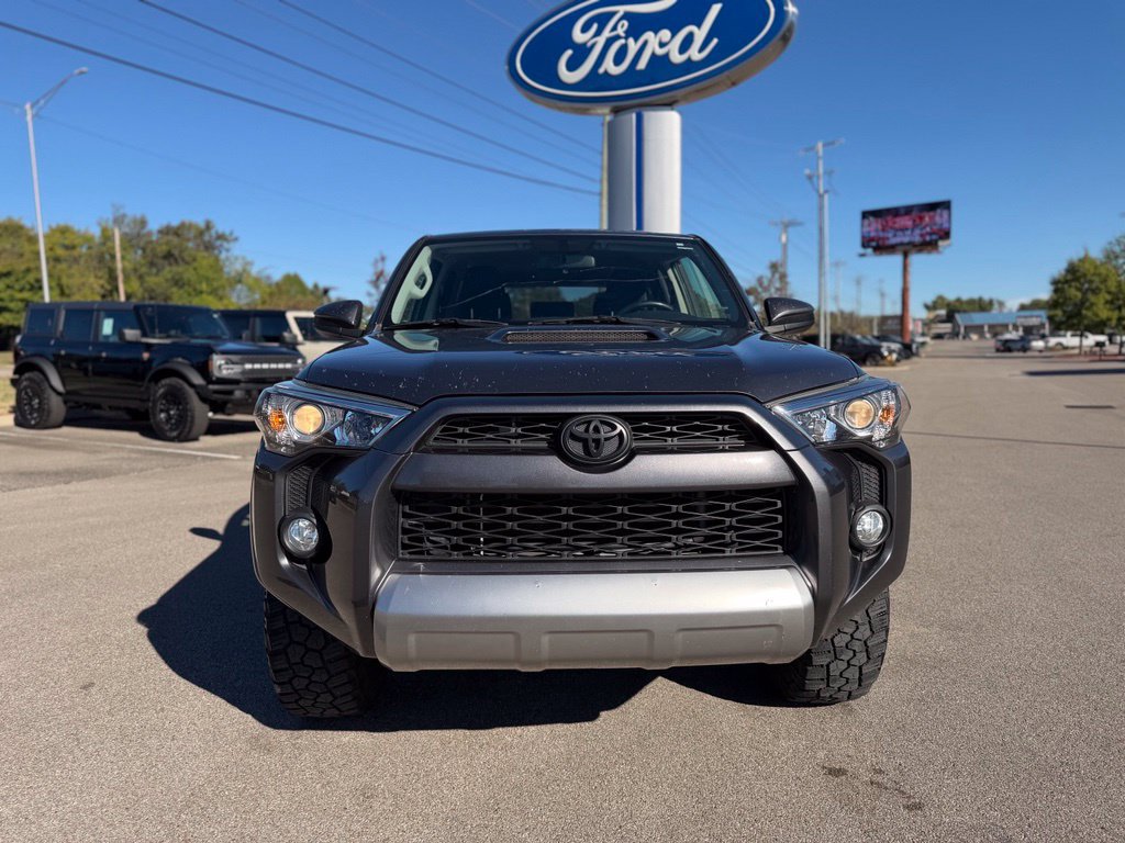 Used 2018 Toyota 4Runner TRD Off-Road AWD/4WD image 2