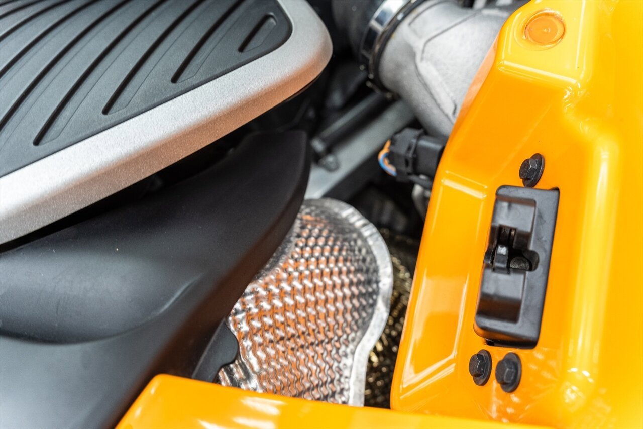 Used 2014 McLaren MP4-12C Spider RWD image 60
