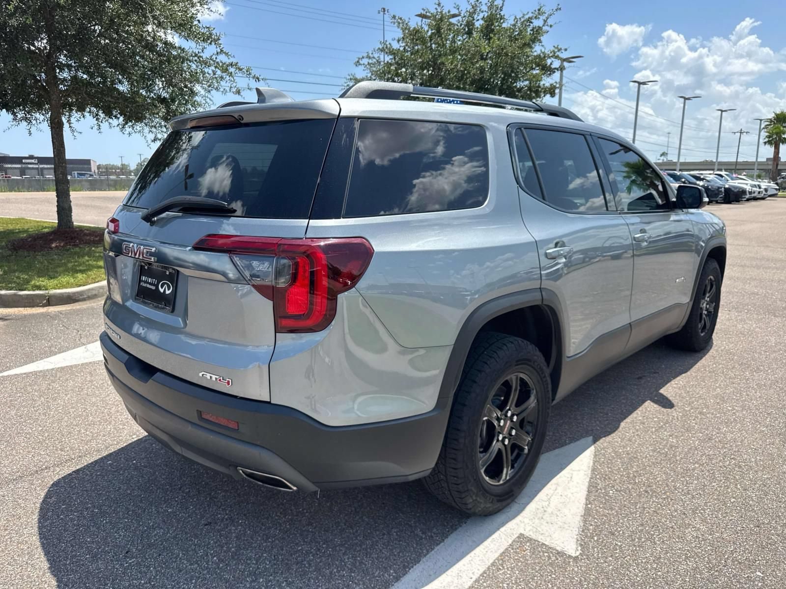 Used 2023 GMC Acadia AT4 w/ Technology Package AWD/4WD image 6