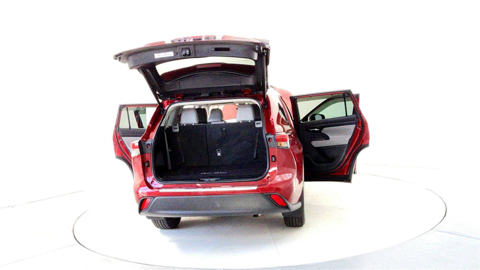 Certified 2022 Toyota Highlander XLE image 11