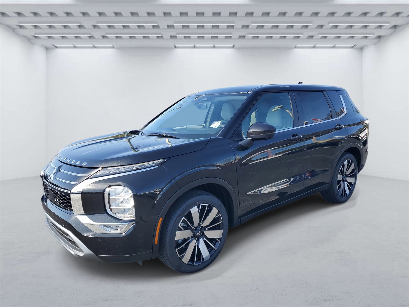 New 2025 Mitsubishi Outlander SE image 2