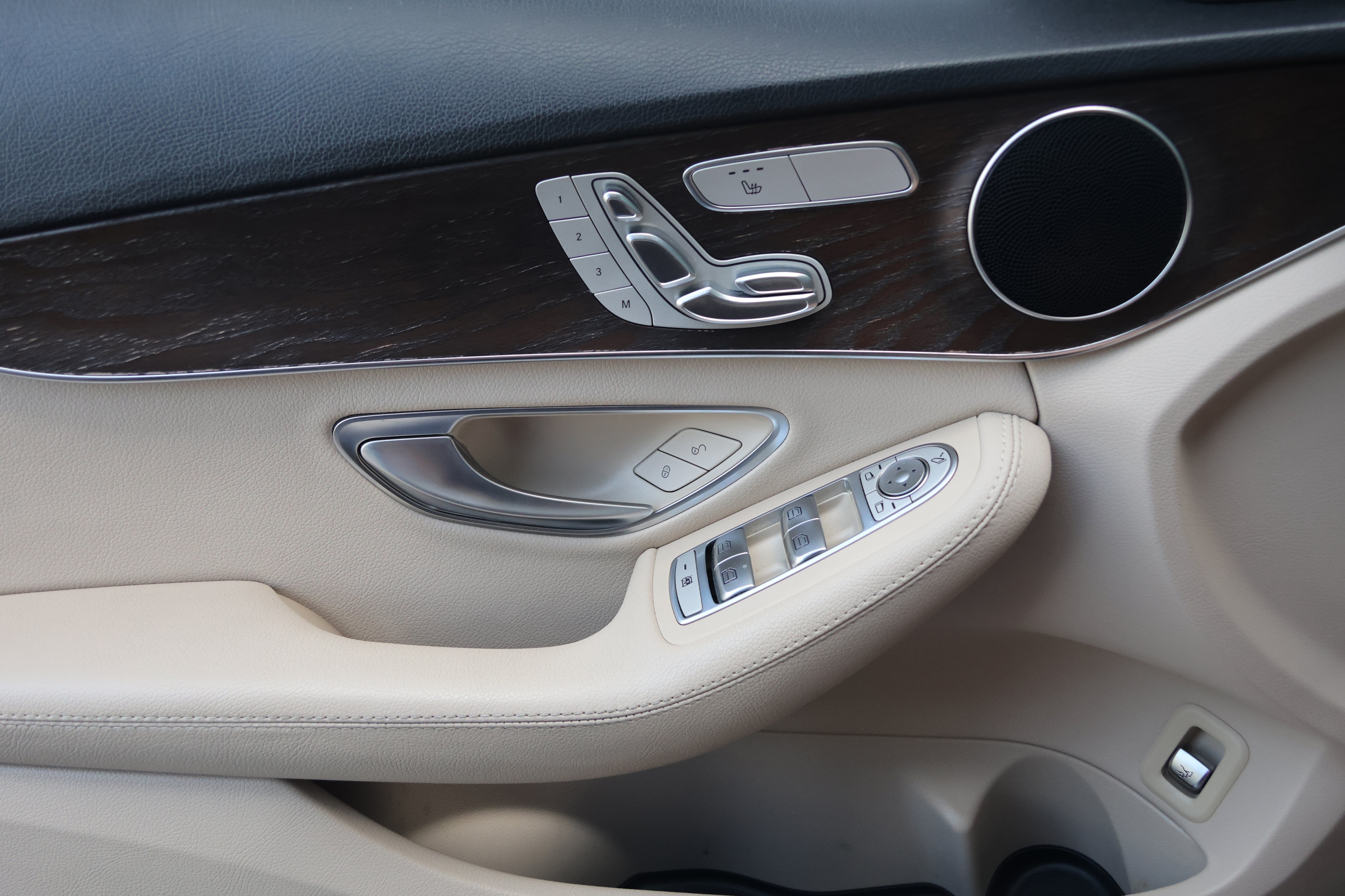 Used 2019 Mercedes-Benz C 300 Sedan image 12
