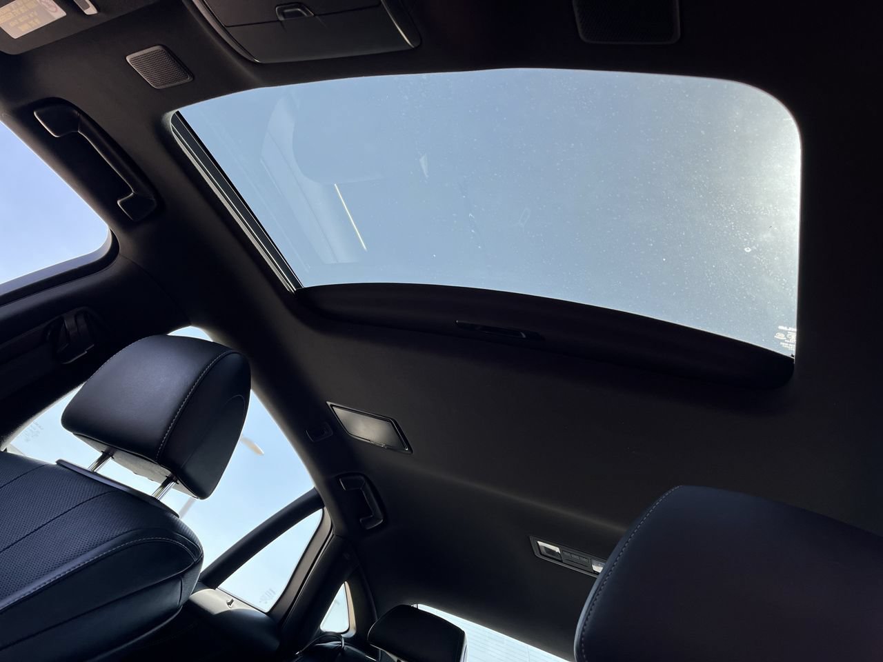Used 2021 Lexus LS 500 w/ Accessory Package (Z2) RWD image 22