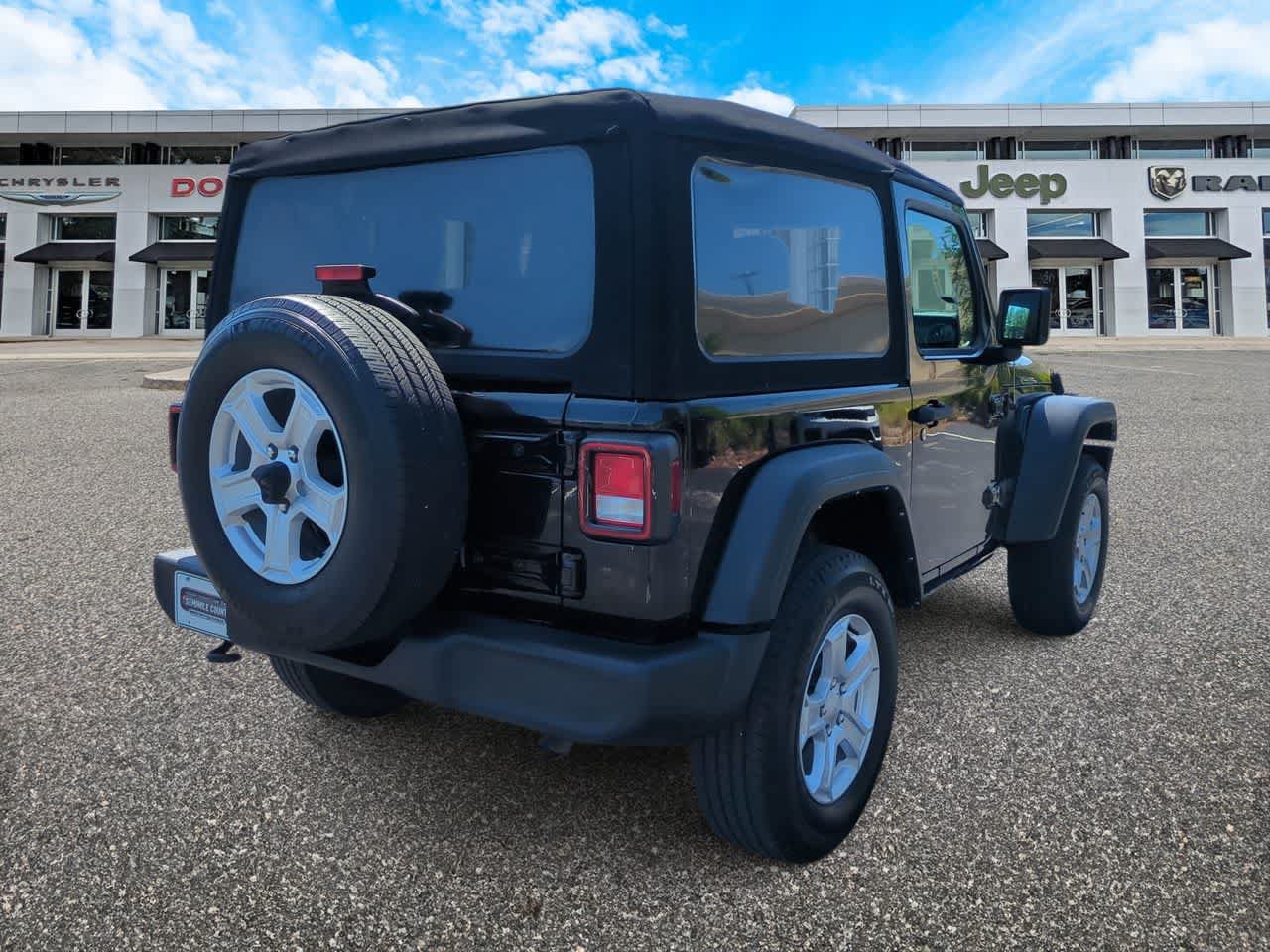 Used 2022 Jeep Wrangler Sport AWD/4WD image 8
