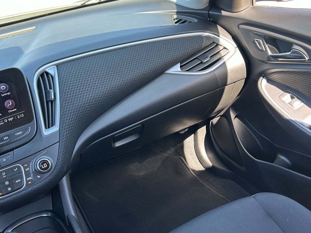 Used 2023 Chevrolet Malibu LT FWD image 17