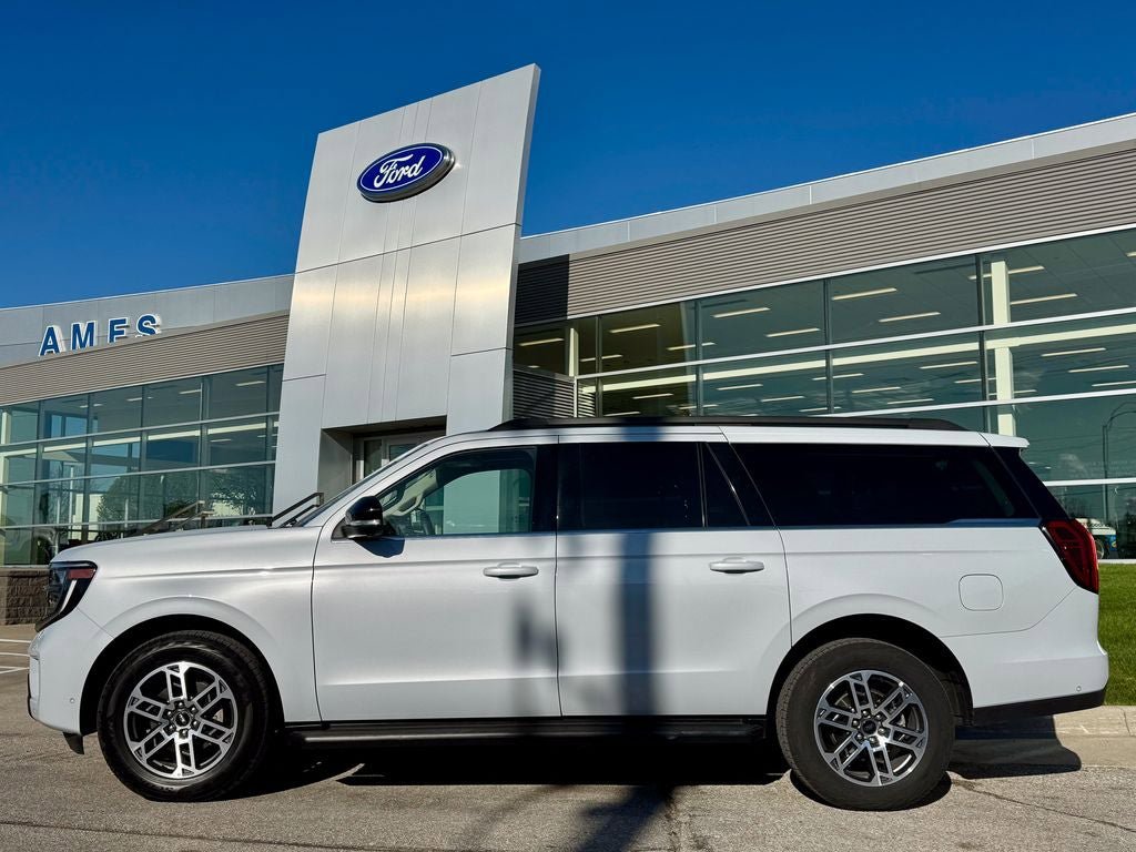 Certified 2025 Ford Expedition Max Active AWD/4WD image 3