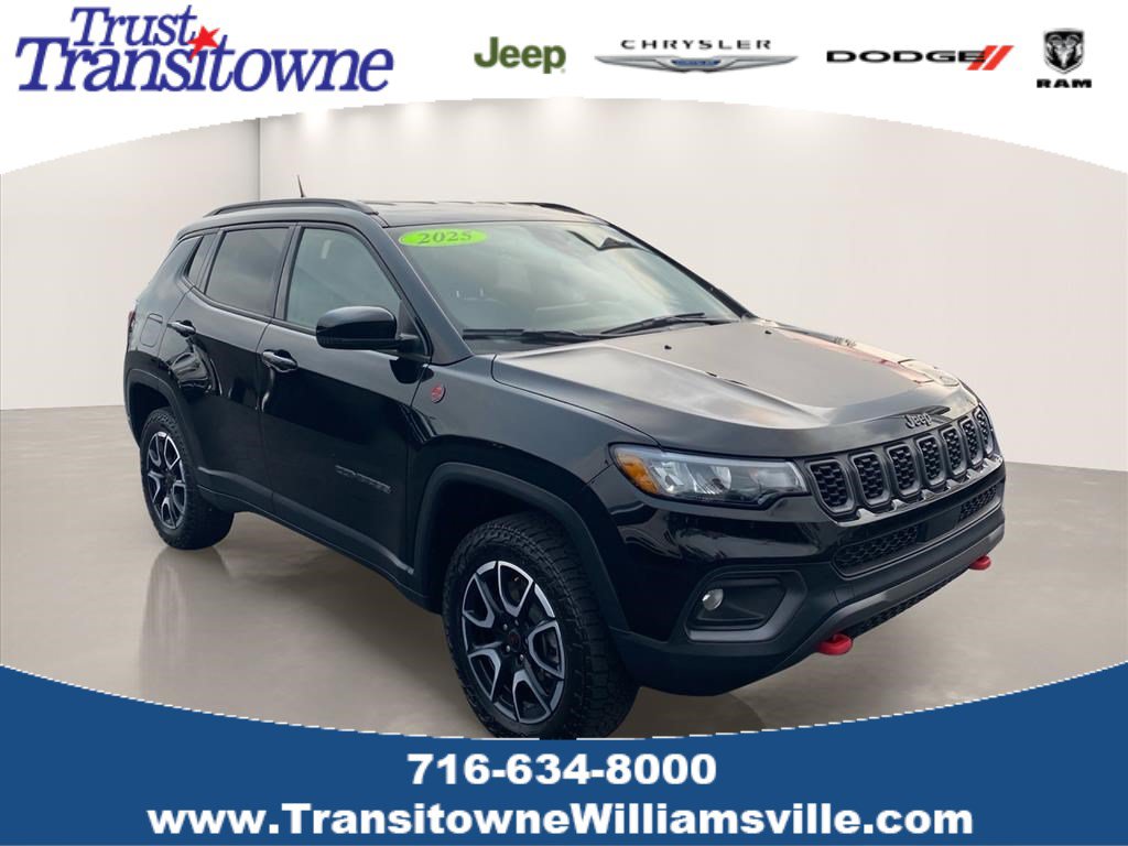Used 2025 Jeep Compass Trailhawk w/ Trailer Tow Group AWD/4WD video 1