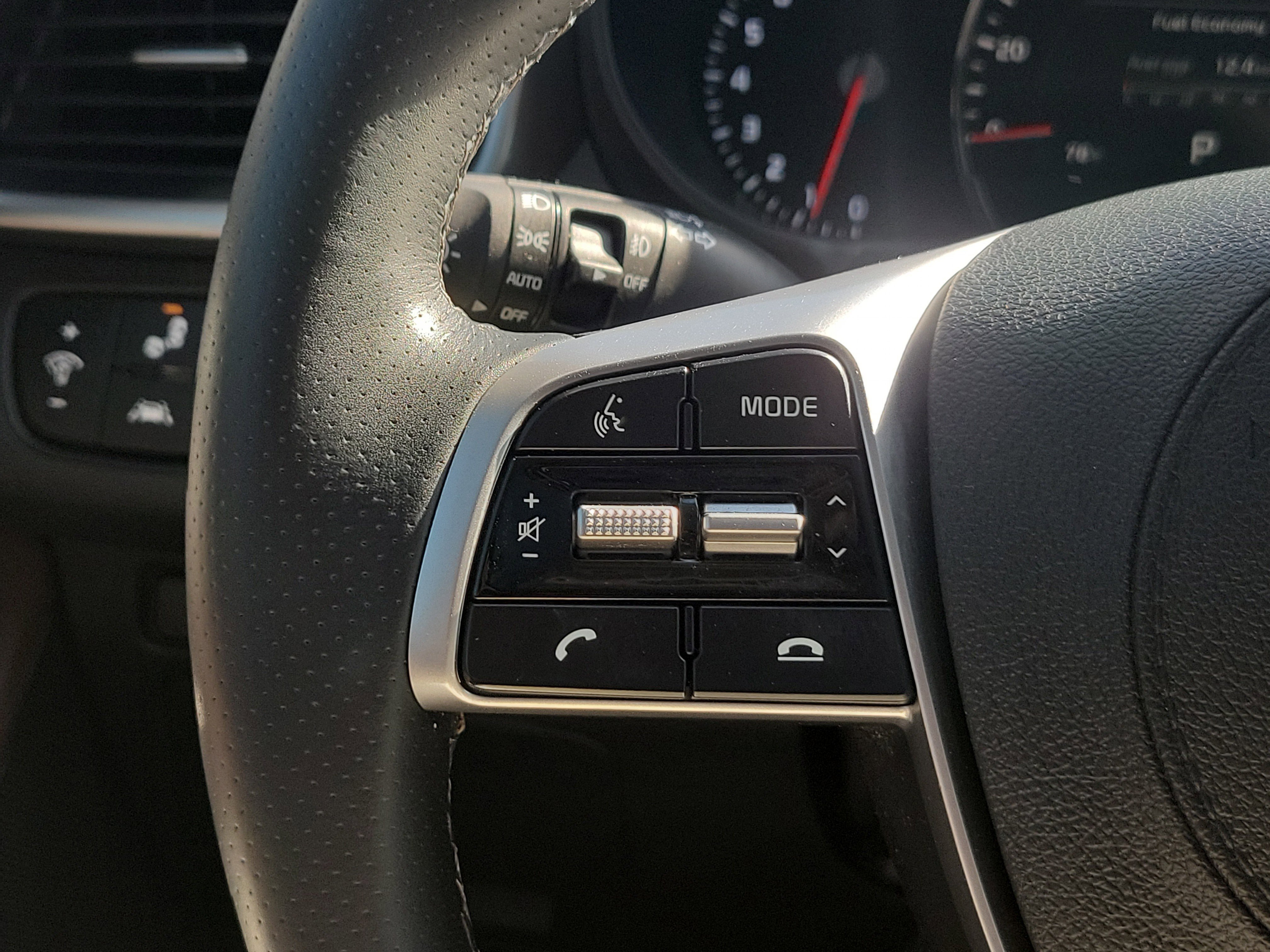 Used 2020 Kia Sorento SX image 27