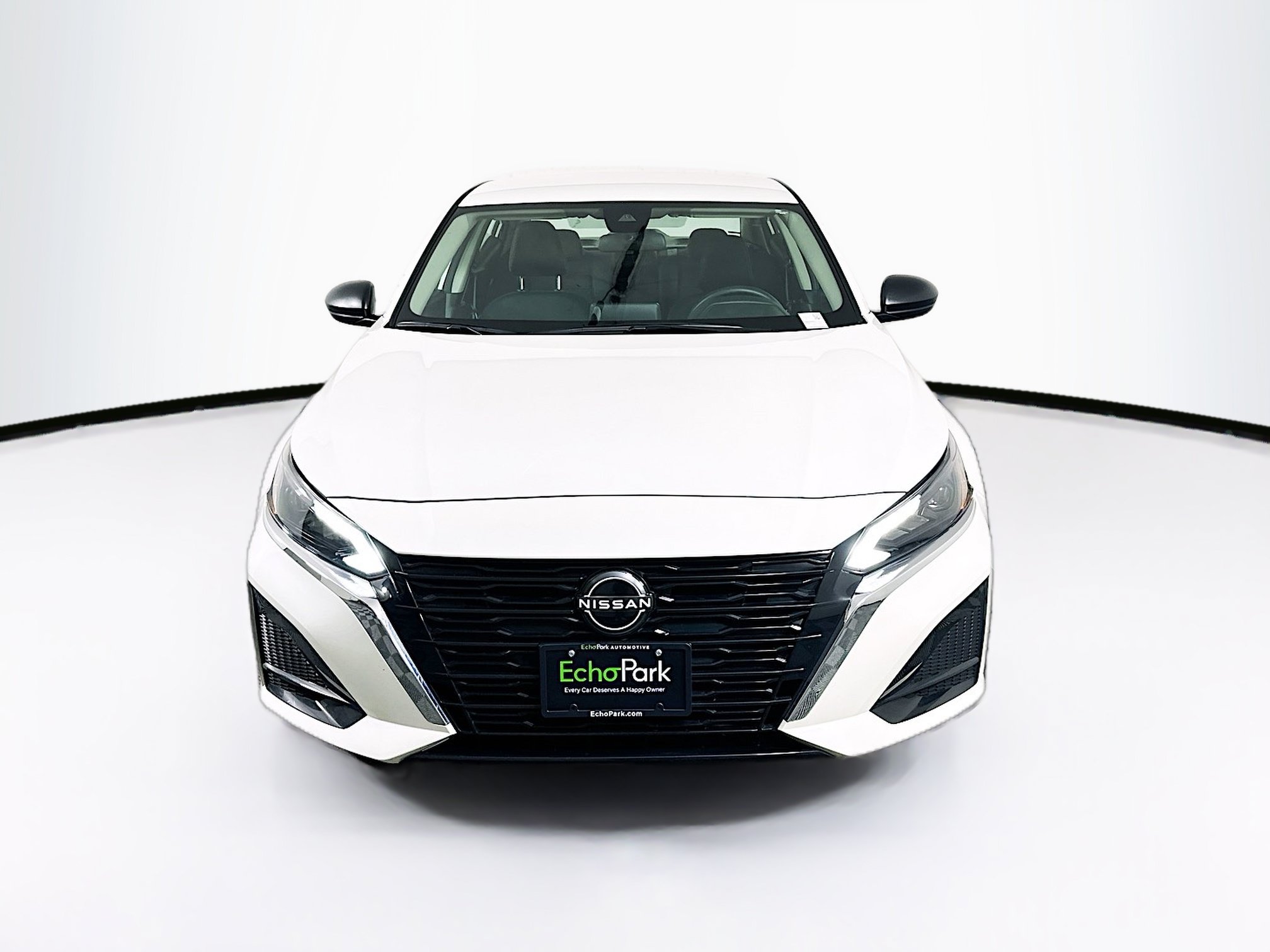Used 2024 Nissan Altima 2.5 SV AWD/4WD image 2