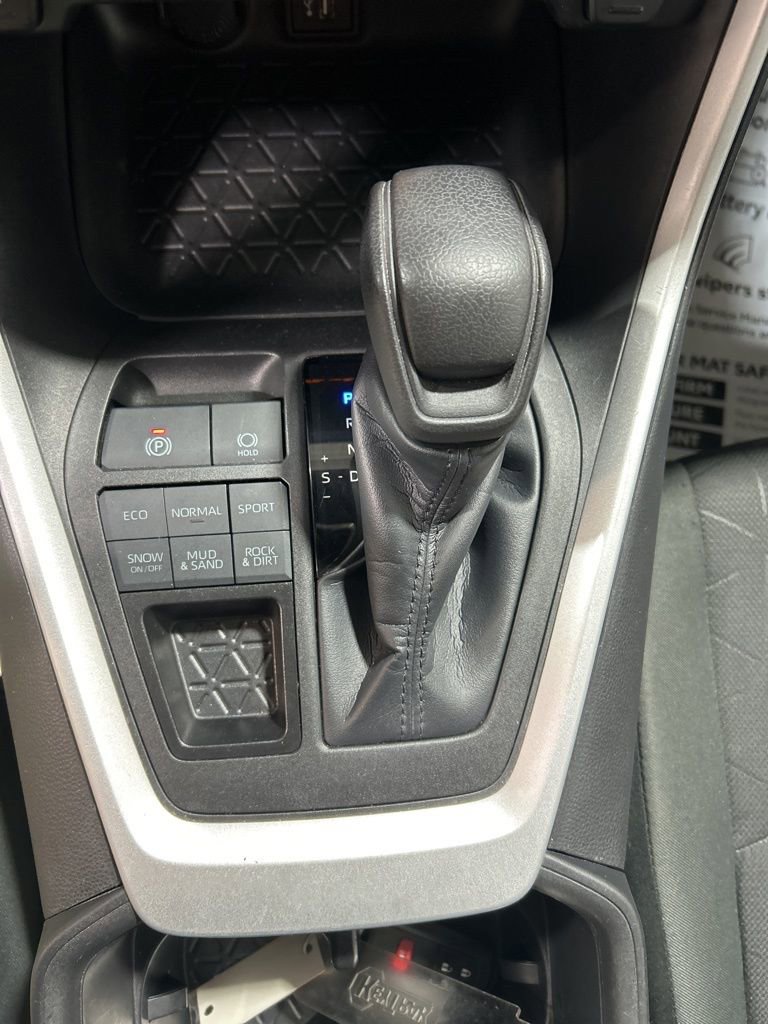Used 2023 Toyota RAV4 XLE AWD/4WD image 29