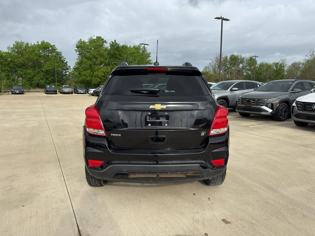 Used 2020 Chevrolet Trax LT w/ LT Convenience Package image 9