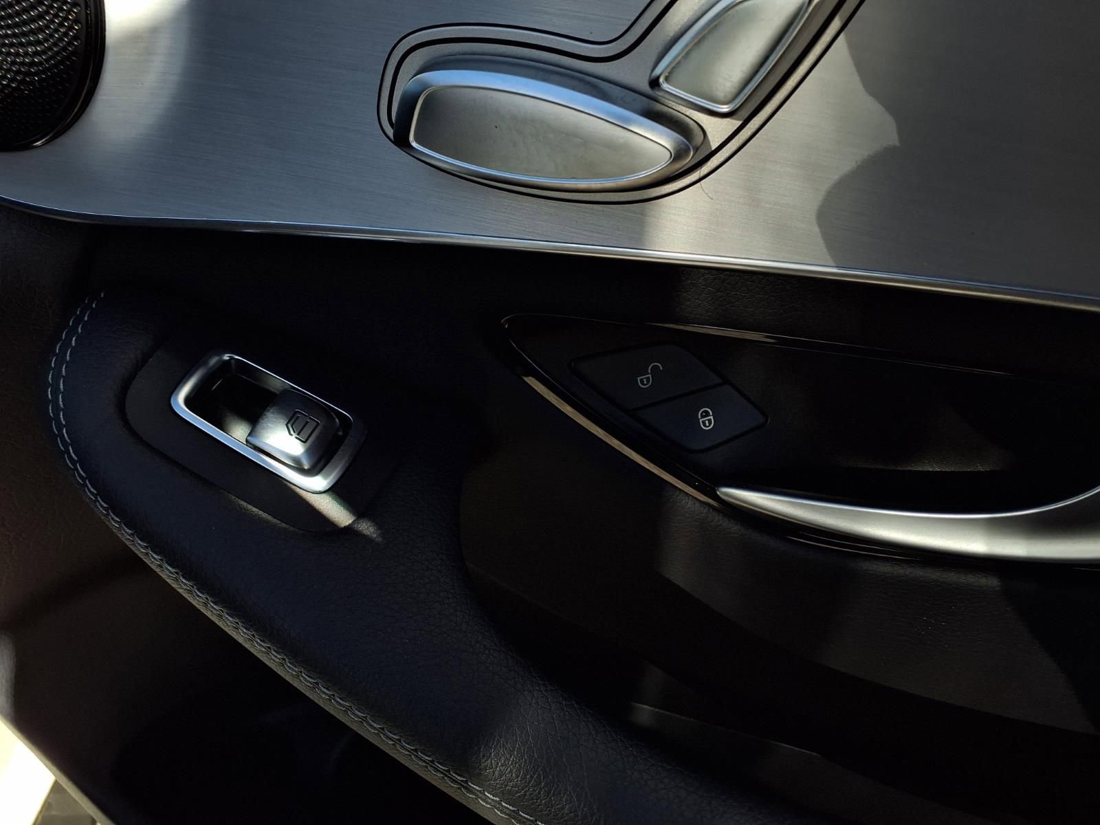 Used 2022 Mercedes-Benz GLC 300 image 24