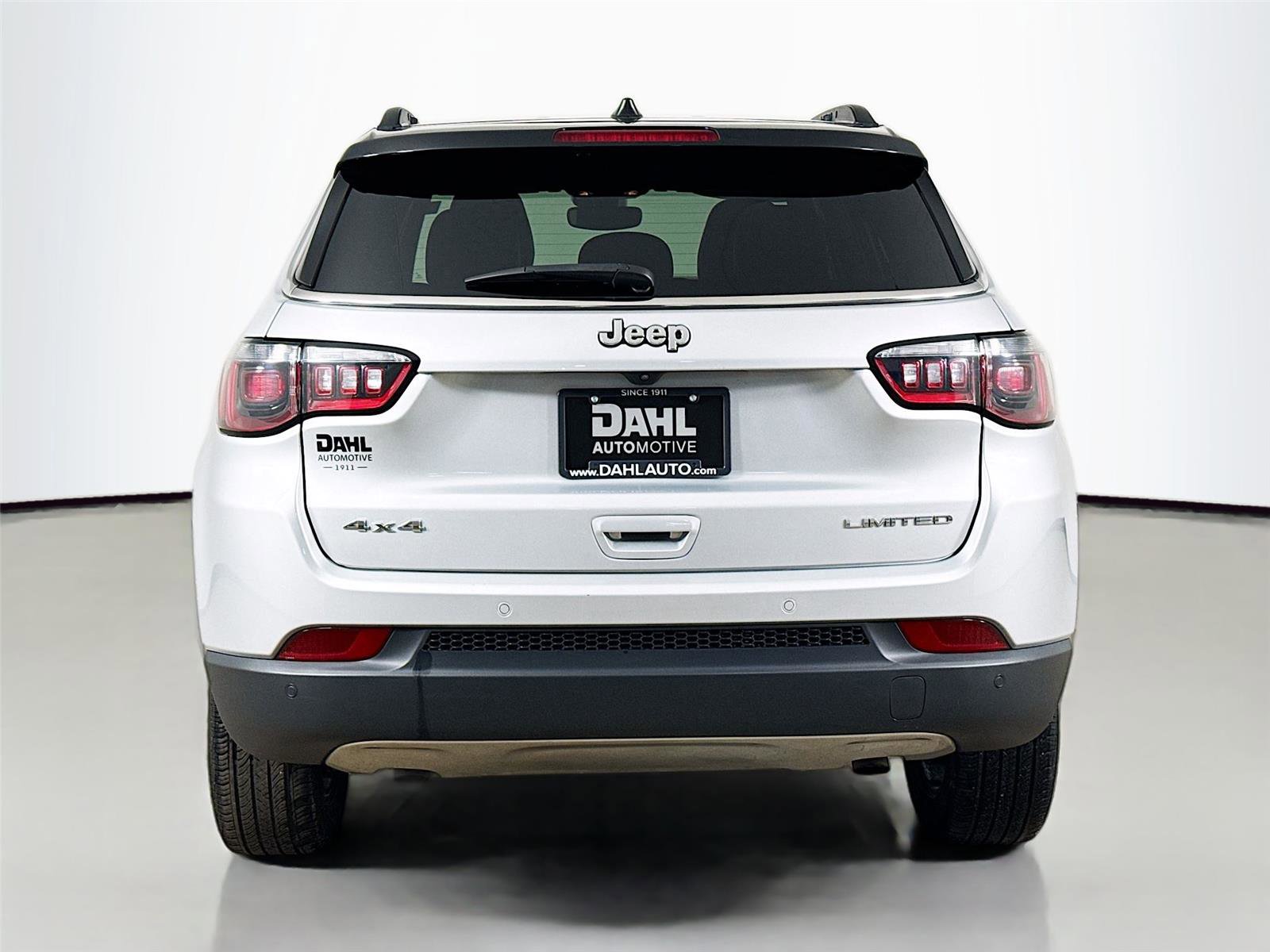Used 2024 Jeep Compass Limited AWD/4WD image 12