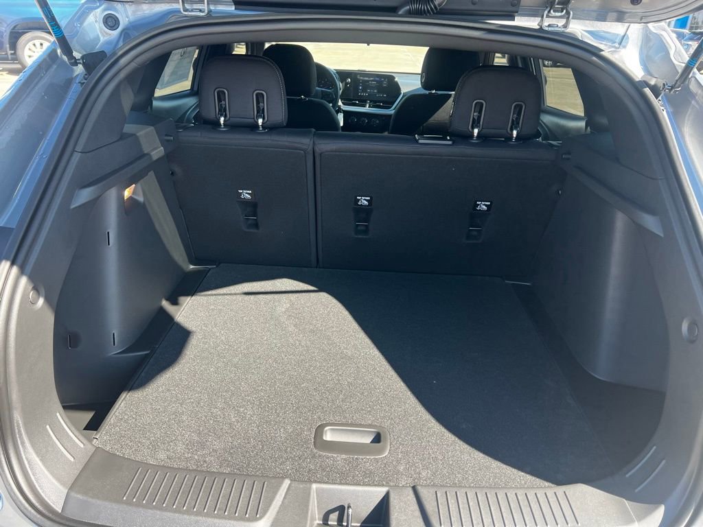 New 2026 Chevrolet Trax RS w/ Sunroof Package image 14