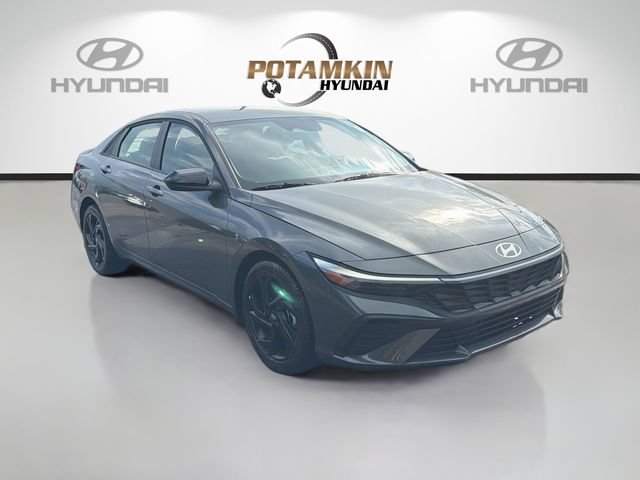 Certified 2026 Hyundai Elantra Sport FWD image 3