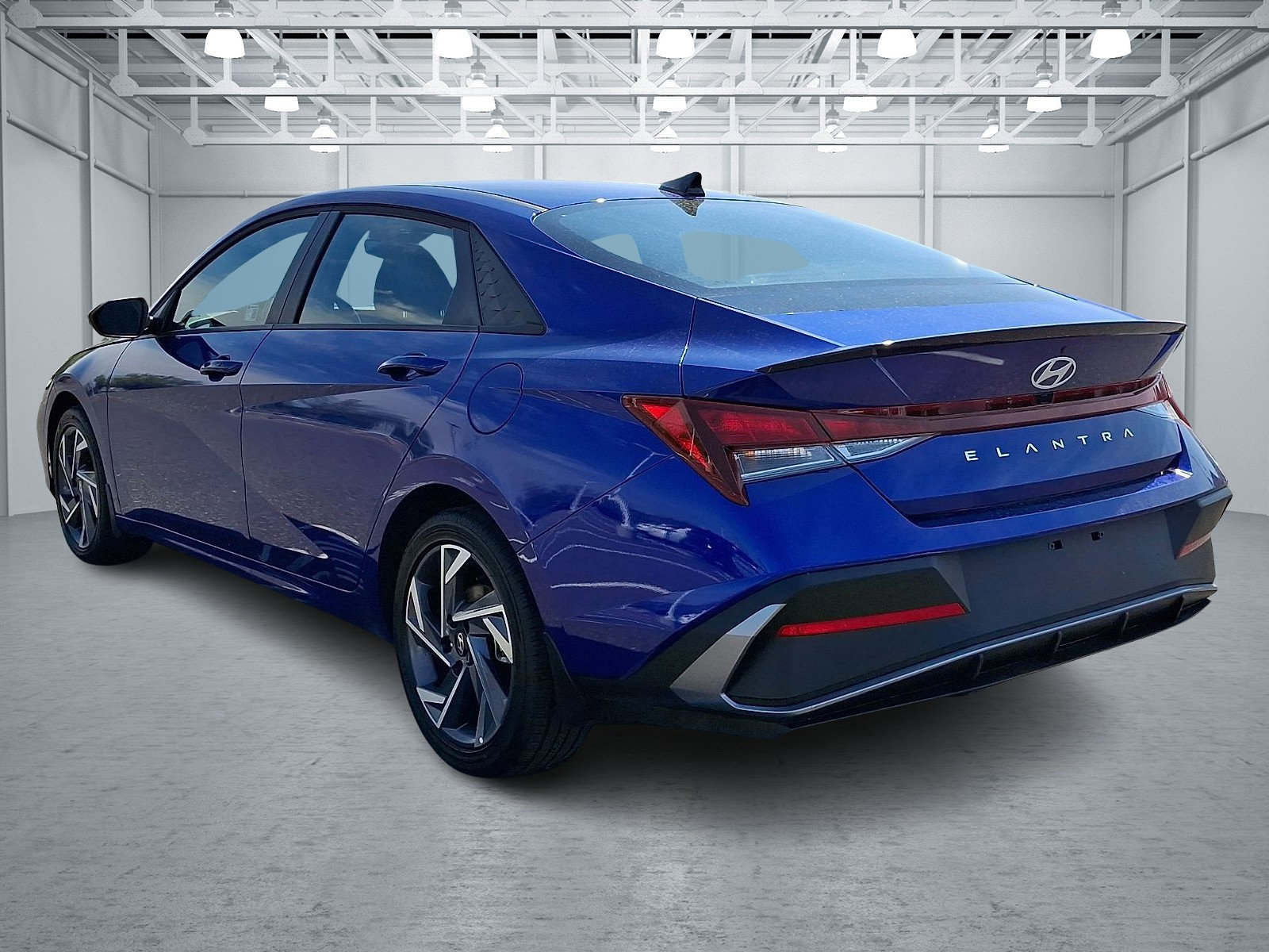 Certified 2025 Hyundai Elantra Sport FWD image 4
