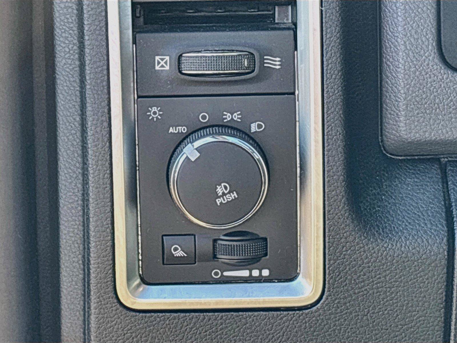 Used 2016 RAM 3500 Big Horn AWD/4WD image 14