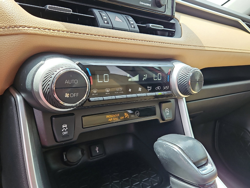 Used 2020 Toyota RAV4 XLE Premium FWD image 19