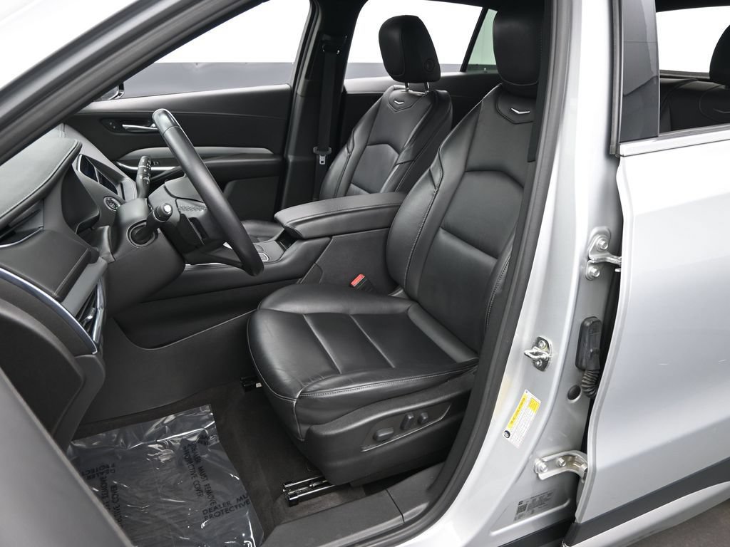 Used 2022 Cadillac XT4 Premium Luxury w/ Safety Alert Package AWD/4WD image 28