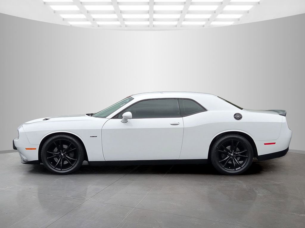 Used 2018 Dodge Challenger R/T w/ Blacktop Package RWD image 2