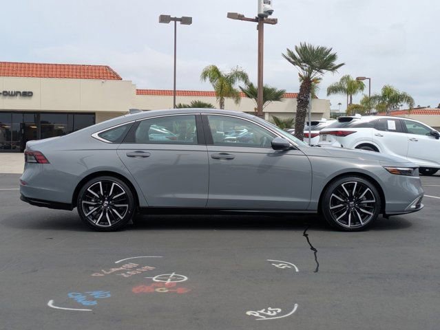 Used 2023 Honda Accord Touring image 4