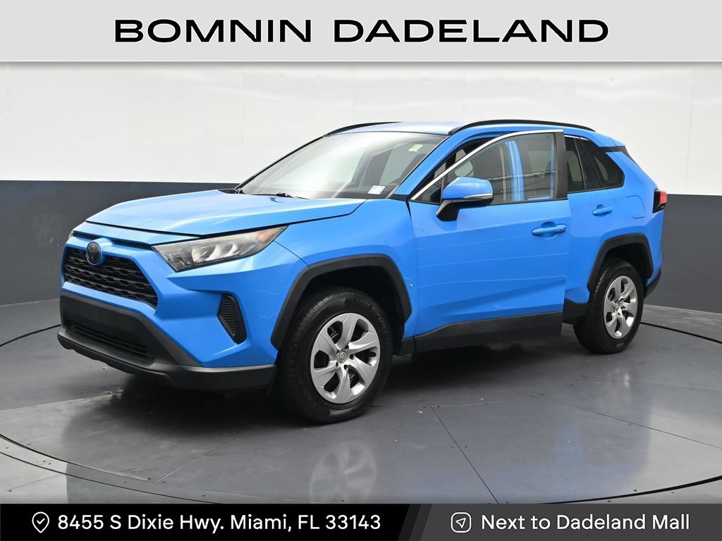 Used 2020 Toyota RAV4 LE FWD image 1